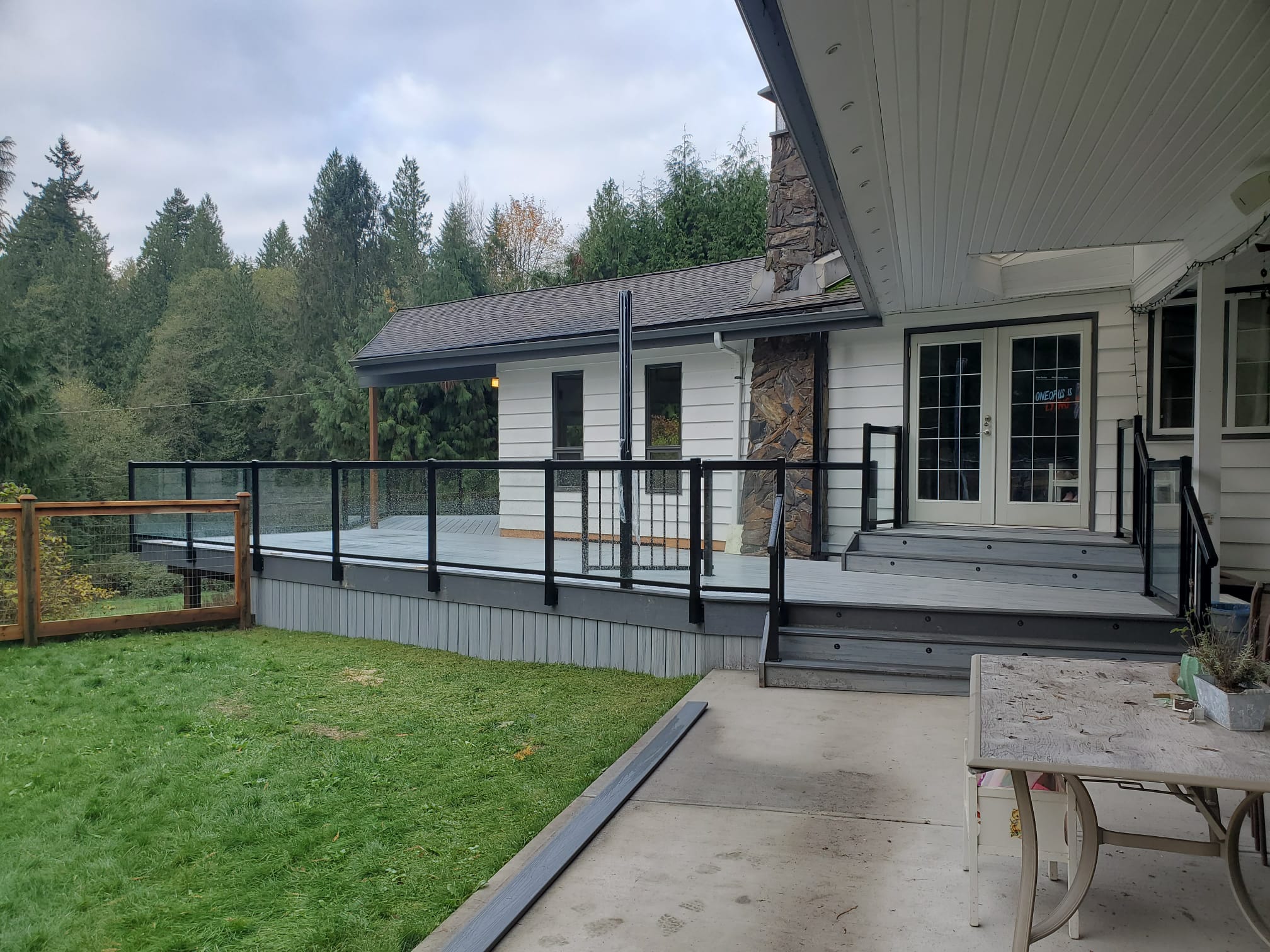 Tempered Glass Panel - CLEAR (Fits Vista and Regal railings)